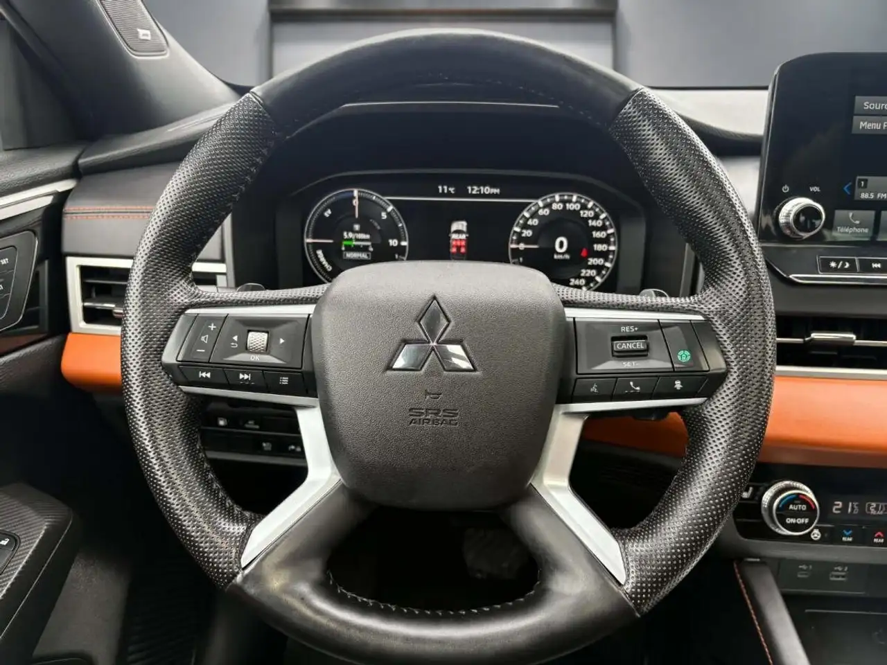 Mitsubishi Outlander снимка Mitsubishi Outlander