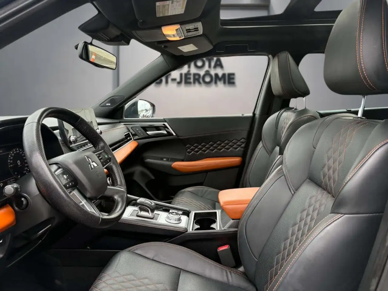 Mitsubishi Outlander снимка Mitsubishi Outlander