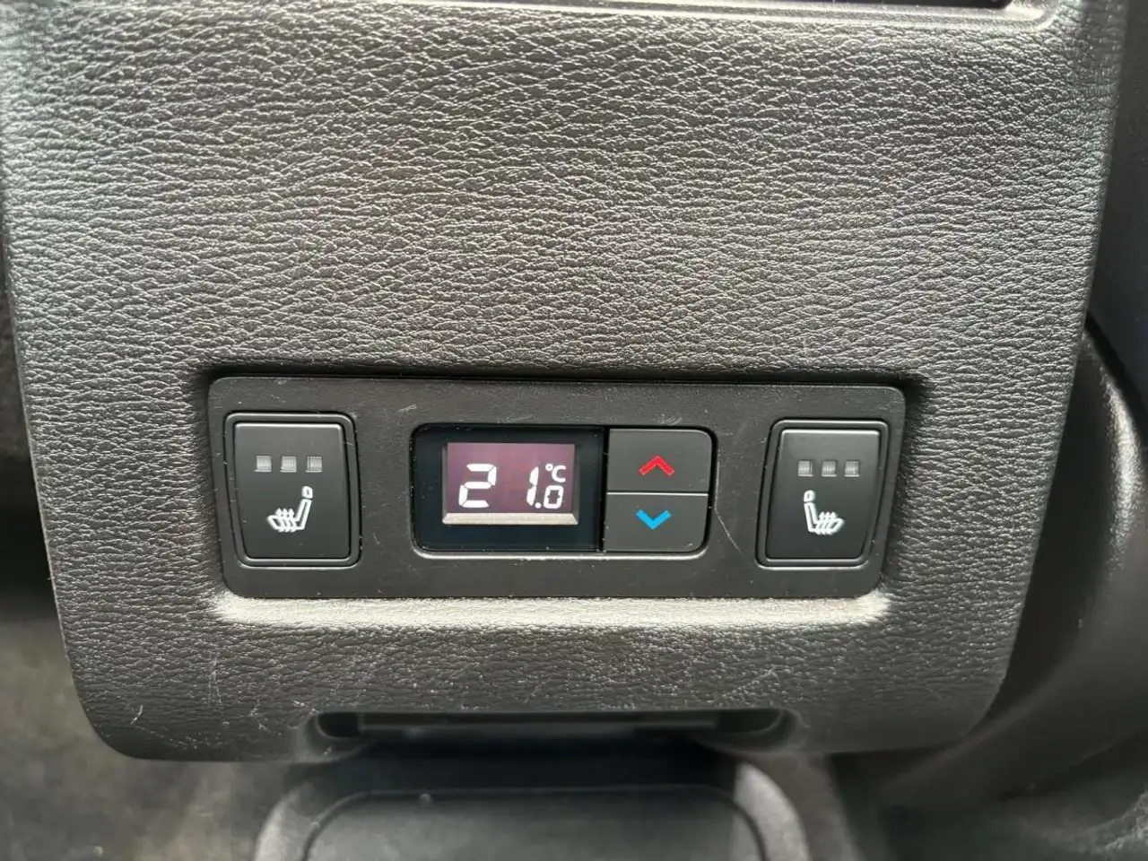 Mitsubishi Outlander снимка Mitsubishi Outlander