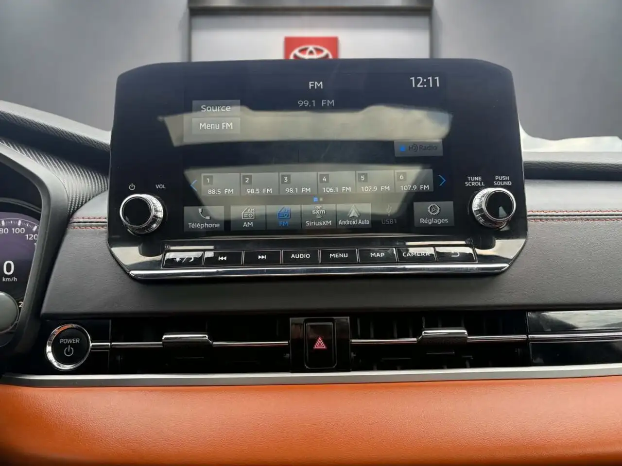 Mitsubishi Outlander снимка Mitsubishi Outlander