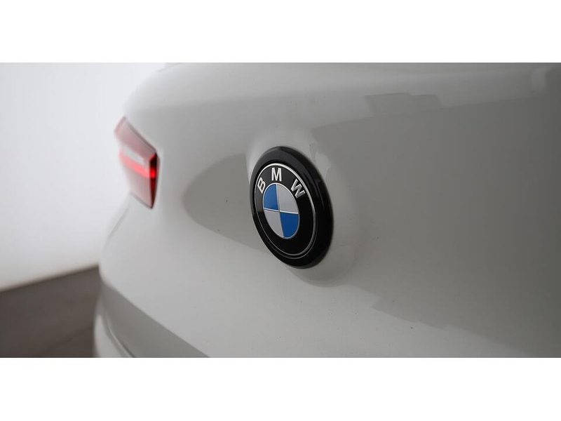 BMW X2 20d sDrive M-Sport Aut LED SKY AHK LEDER NAVI — photo 8