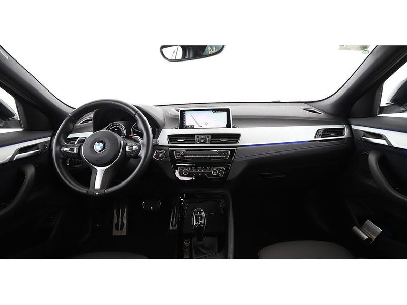 BMW X2 20d sDrive M-Sport Aut LED SKY AHK LEDER NAVI — photo 11