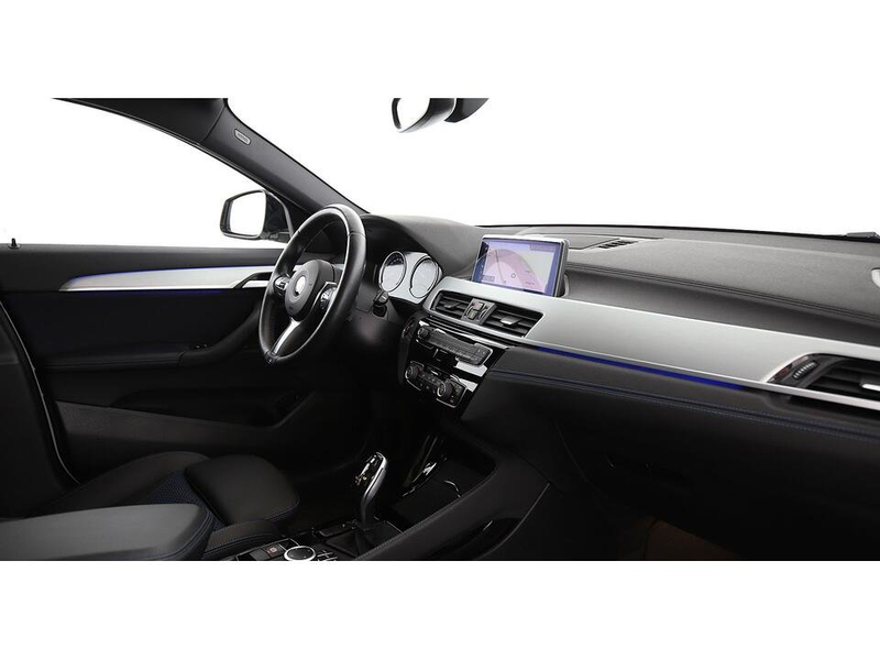 BMW X2 20d sDrive M-Sport Aut LED SKY AHK LEDER NAVI — photo 13