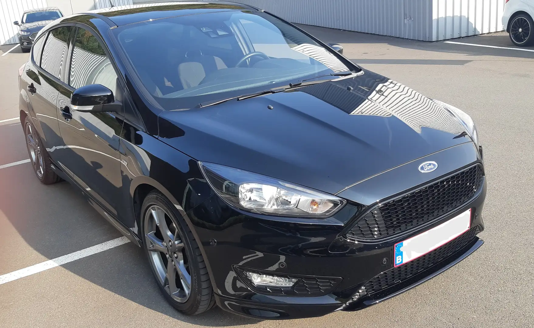 Ford Focus Focus 1.5 TDCi ST Line Zwart - 2