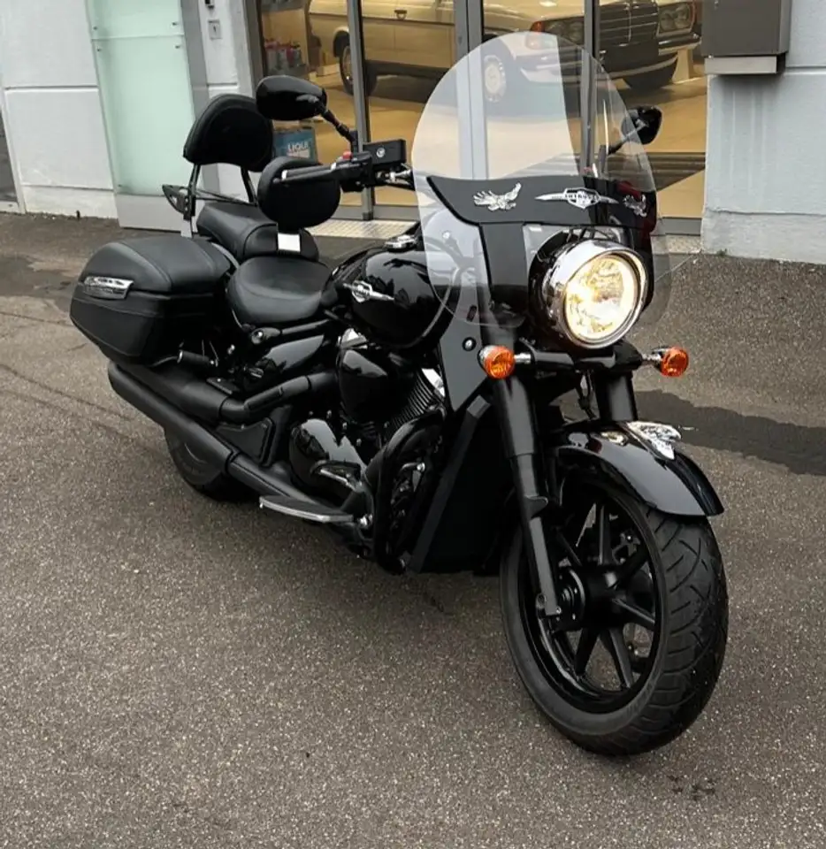 Suzuki Intruder C