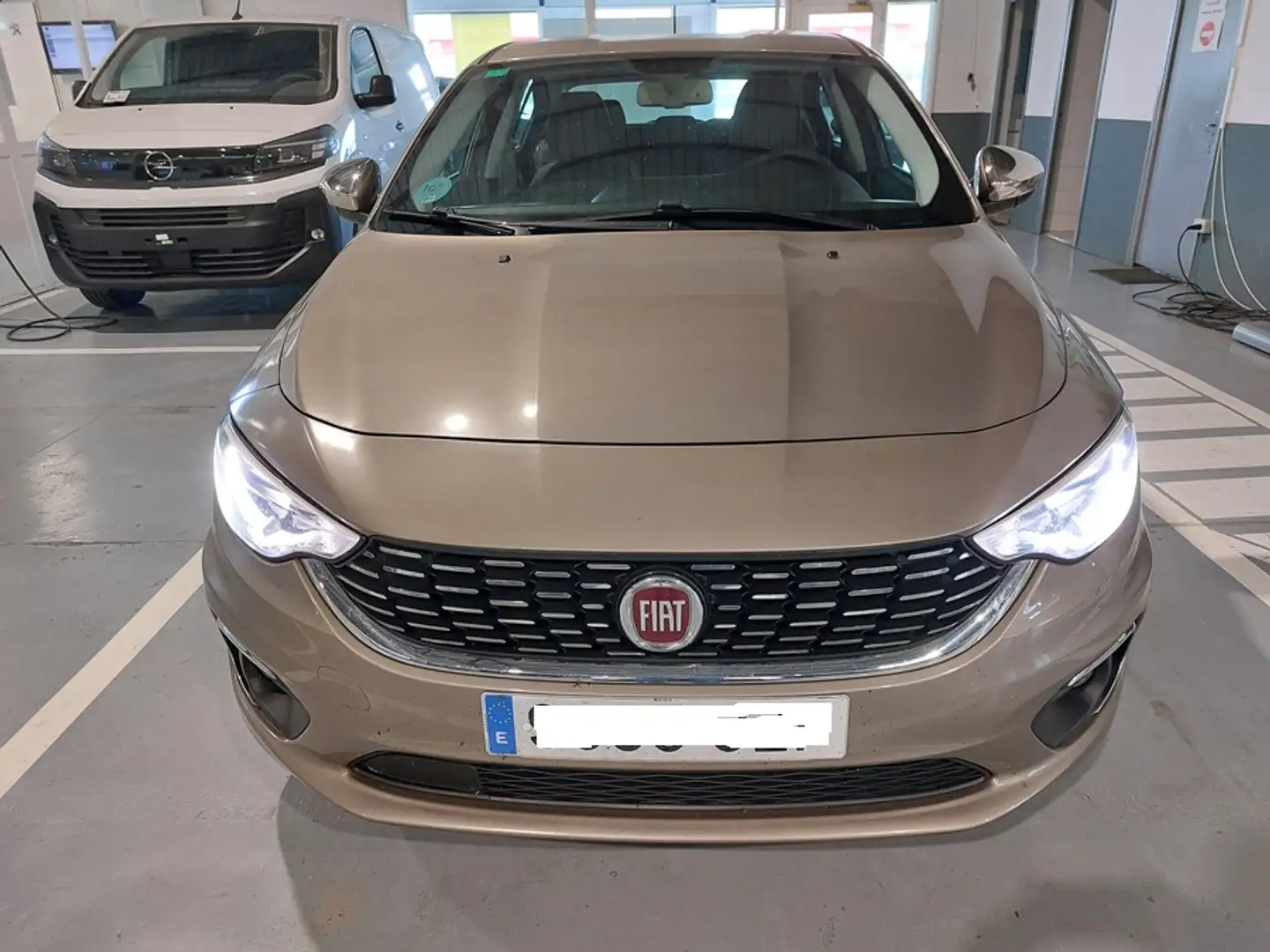 Fiat Tipo Sedán 1.6 Multijet II Lounge Beige - 1