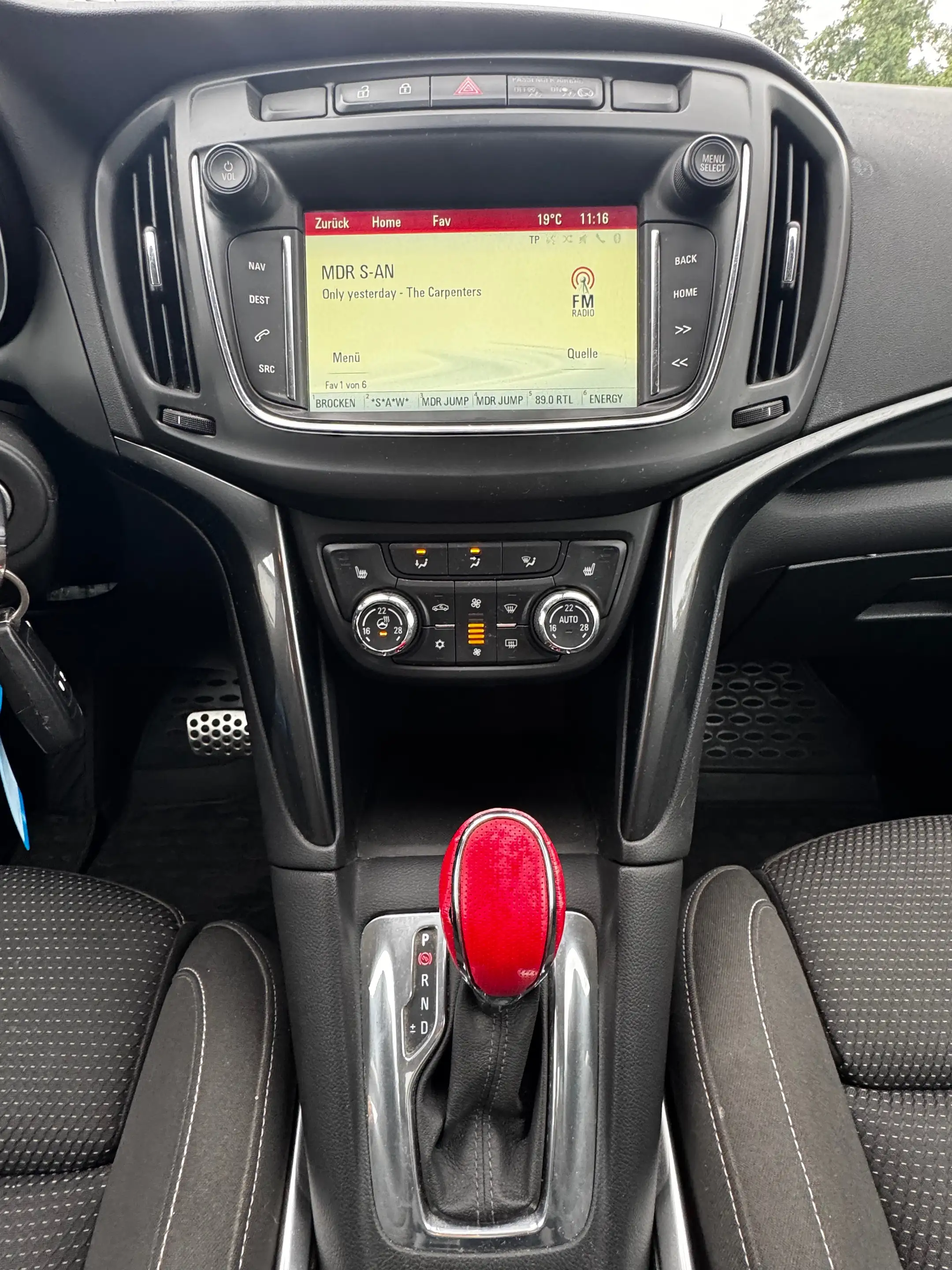 Opel Zafira Tourer Business Innovation — photo 12