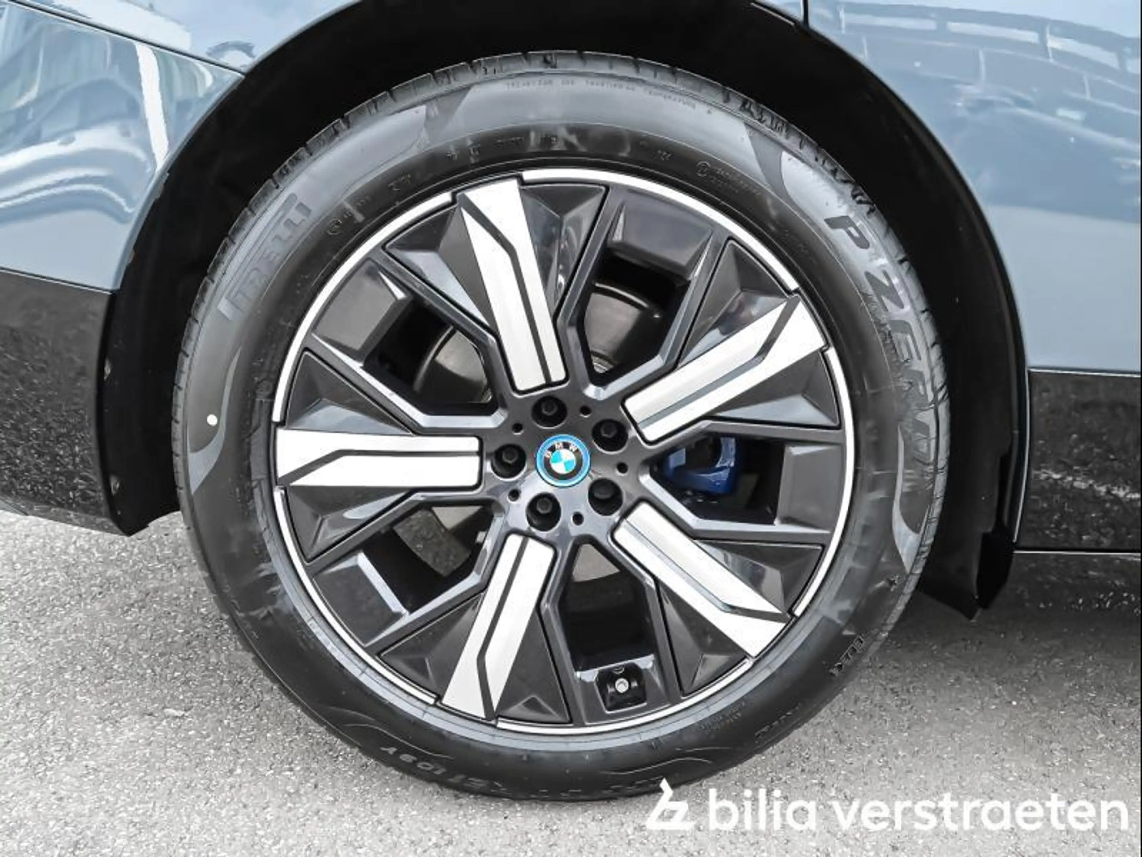 BMW iX Sky Lounge-Sportpack-Laser — photo 4