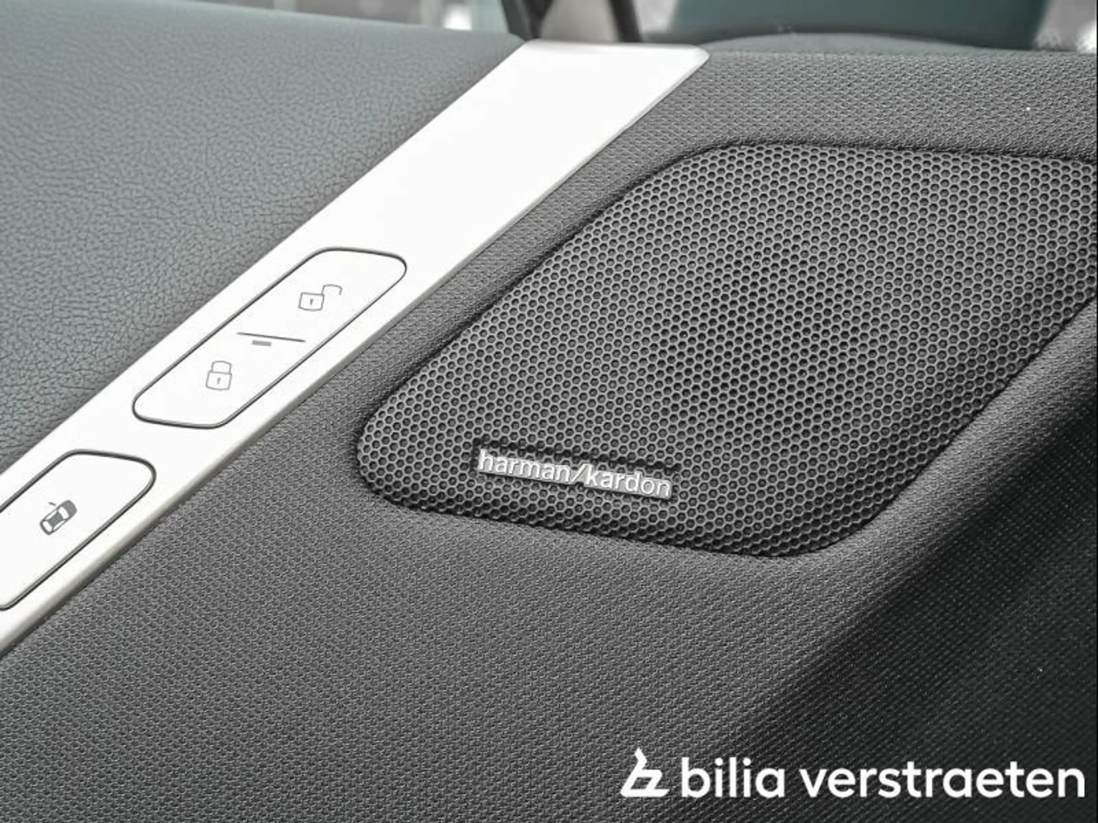 BMW iX Sky Lounge-Sportpack-Laser — photo 15