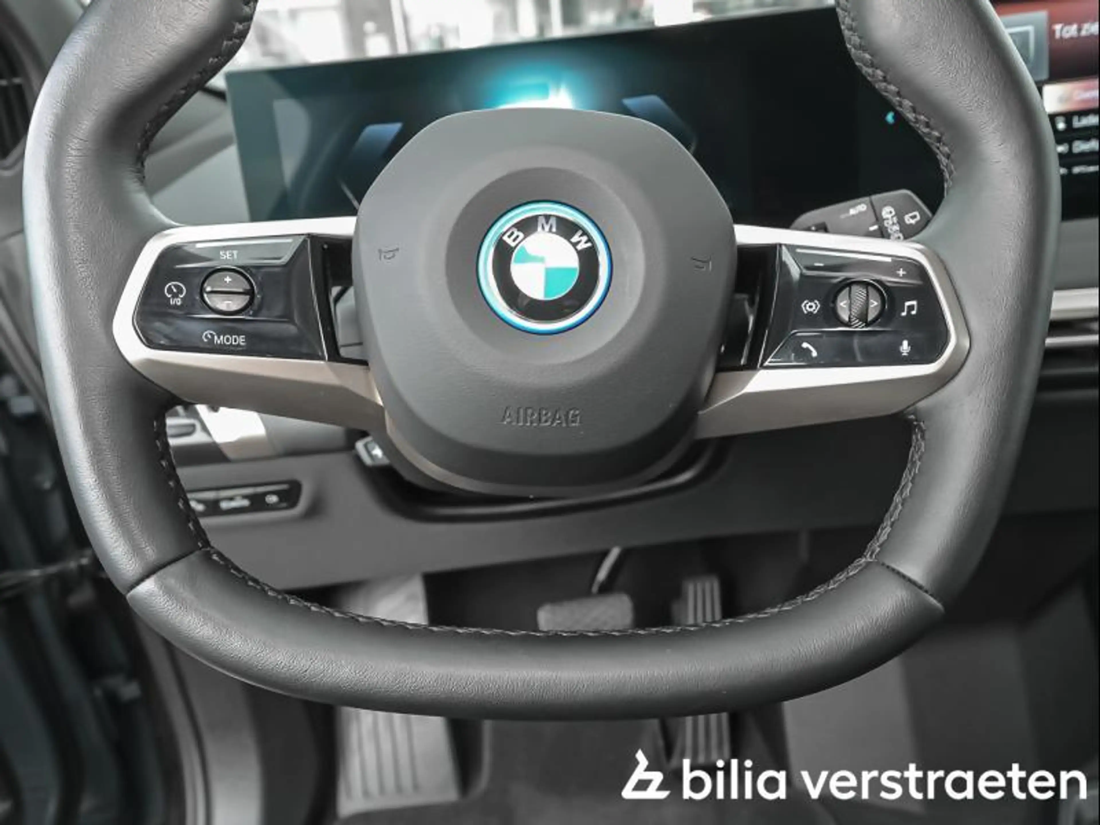 BMW iX Sky Lounge-Sportpack-Laser — photo 8