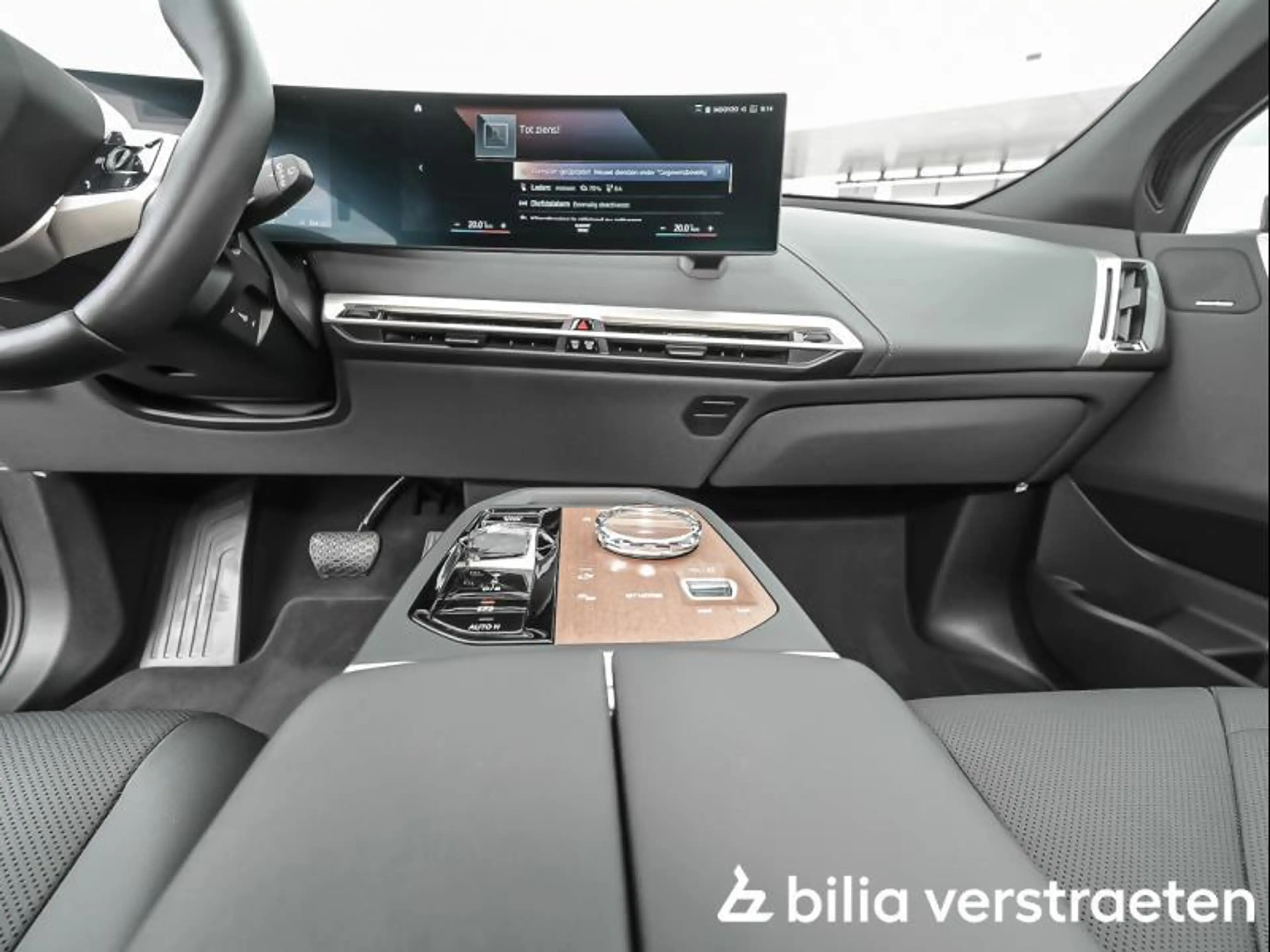 BMW iX Sky Lounge-Sportpack-Laser — photo 7