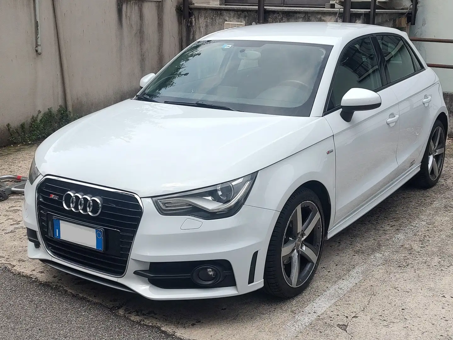 Audi A1 A1 Sportback 1.6 tdi Ambition S-Line S-Tronic Bianco - 1