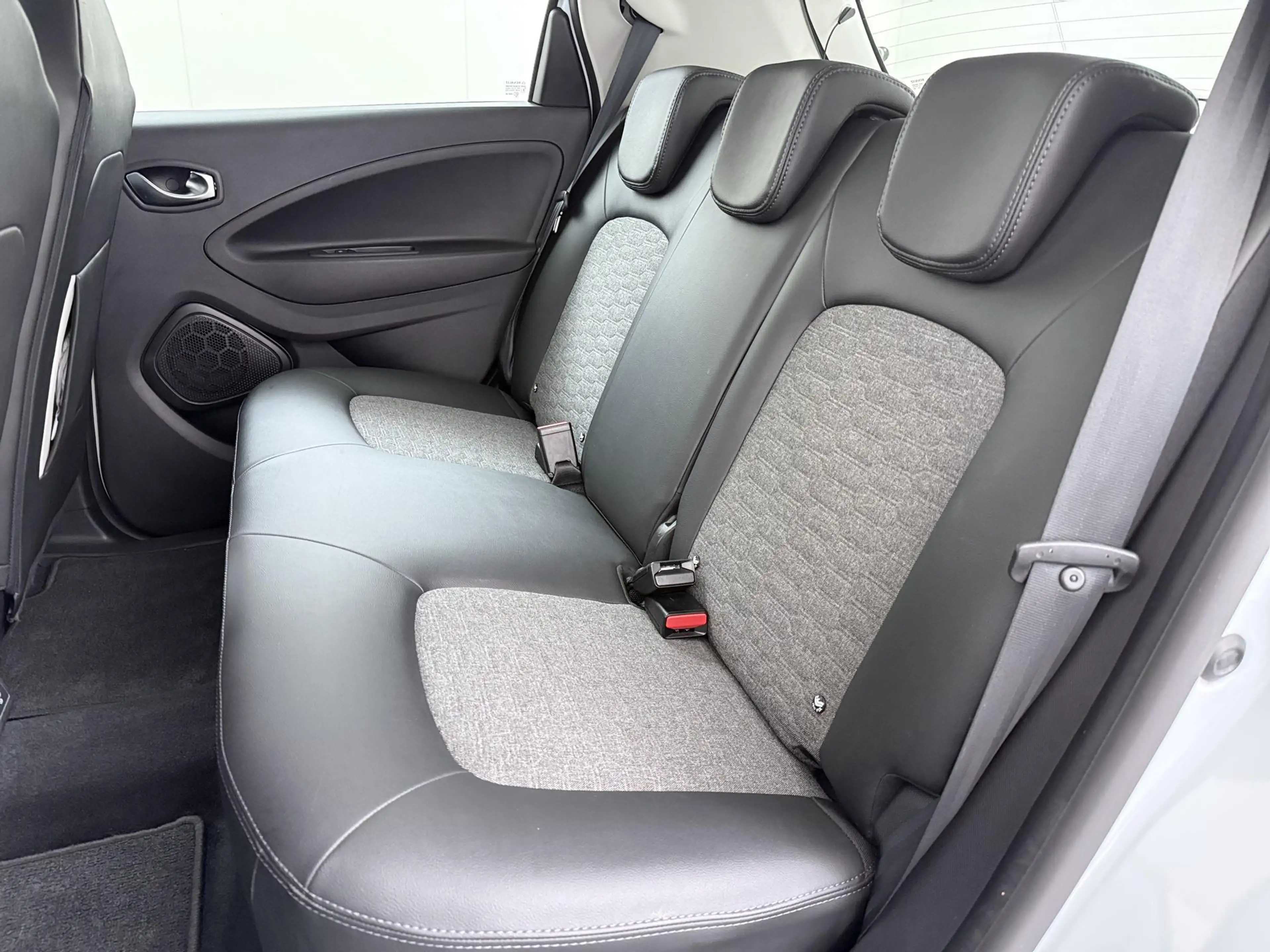 Renault ZOE R135 Intens 52 kWh (ex Accu) | Trekhaak | Camera | — photo 10