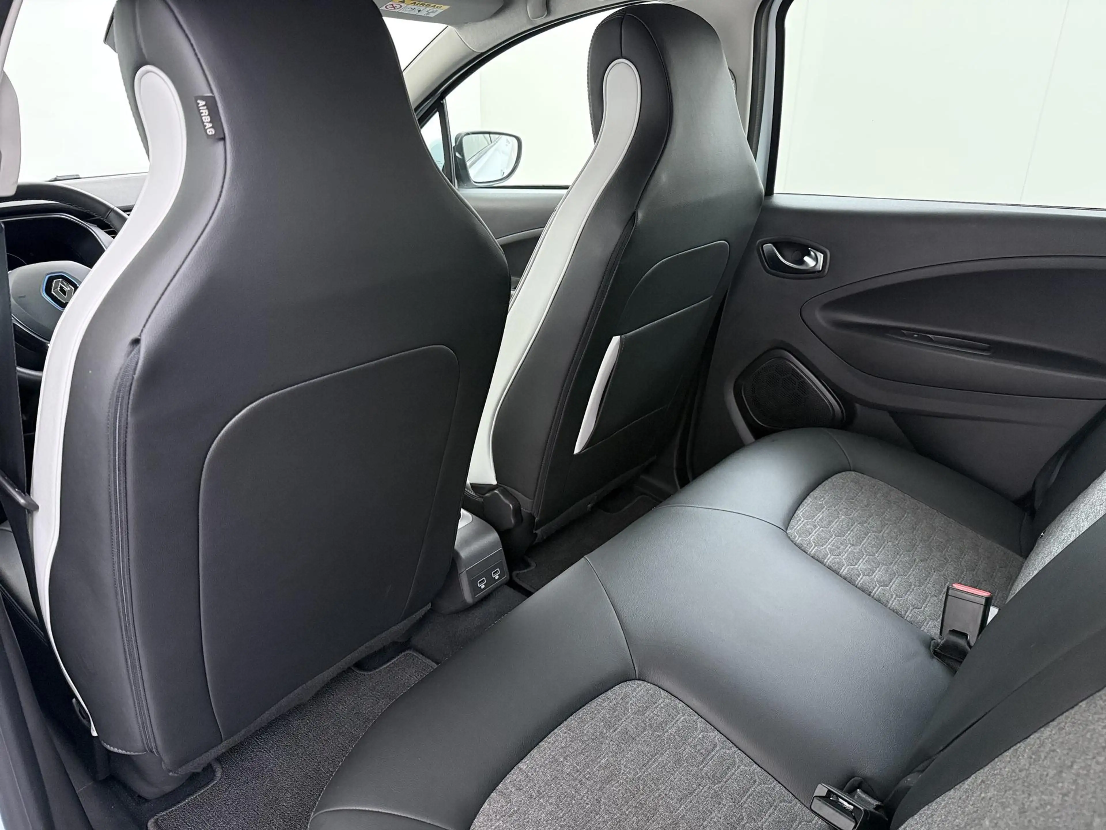 Renault ZOE R135 Intens 52 kWh (ex Accu) | Trekhaak | Camera | — photo 14