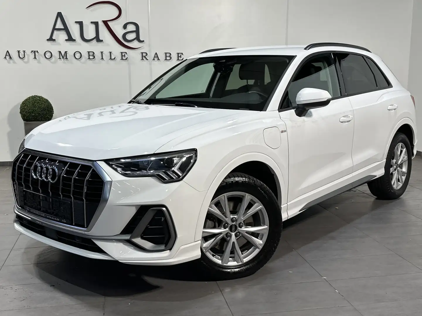 Audi Q3 45 TFSI e S-Line NAV+LED+VCOCK+DAB+SHZ+1HD+PP Weiß - 2