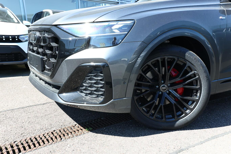 Audi Q8 S line 2xS AssistenzP+ 22Z Laser Pano B&O Leder... — photo 5