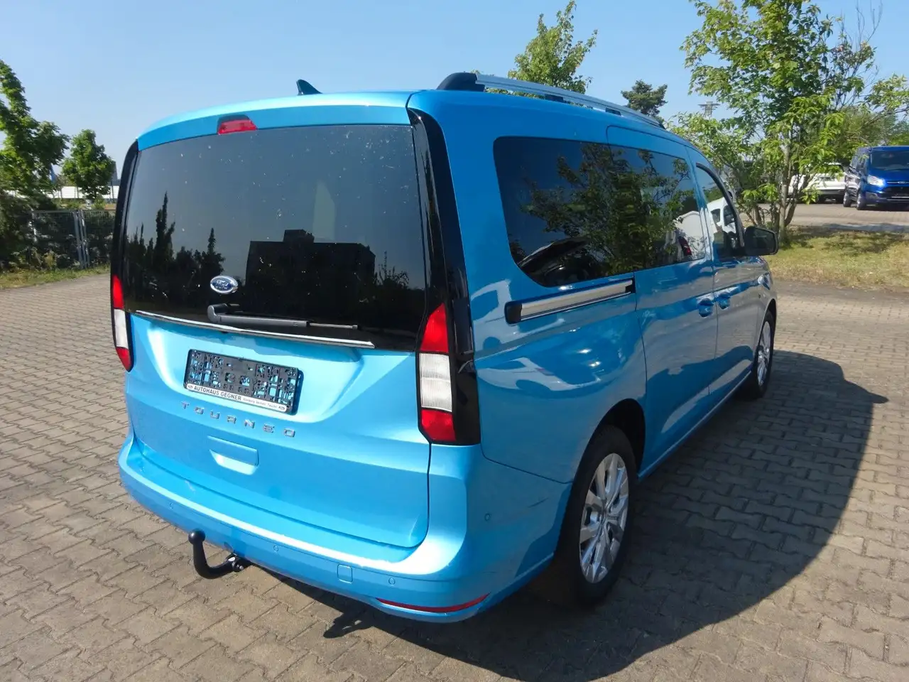 Ford Grand Tourneo 2026 — фото 8