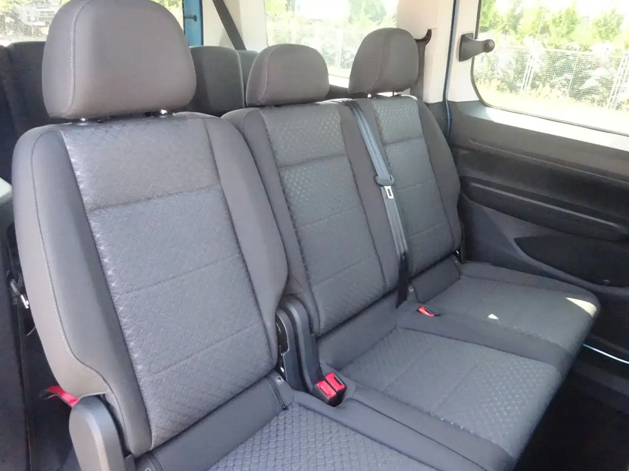 Ford Grand Tourneo 2026 — фото 13