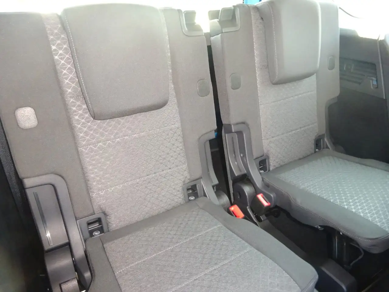 Ford Grand Tourneo 2026 — фото 14