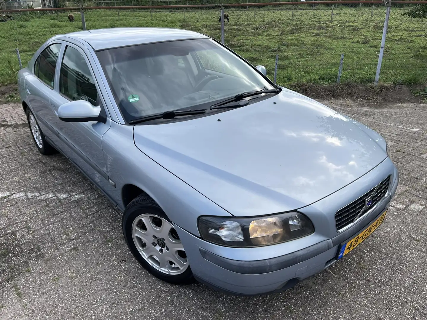 Volvo S60 2.4 Airco Trekhaak APK tot november 2025! Gri - 2