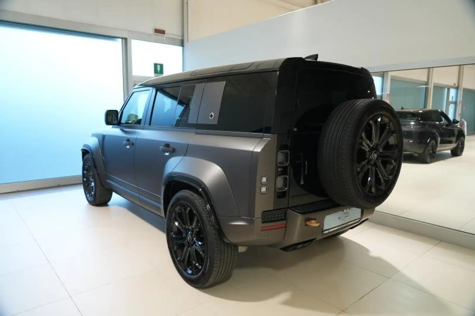 Land Rover Defender 5P 110 B MH 4.4 V8 635CV AT OCT - 2