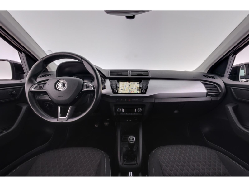 Skoda Fabia 1.0MPI Drive+NAVI+TEMPO+PDC+SHZ+KLIMA — photo 12