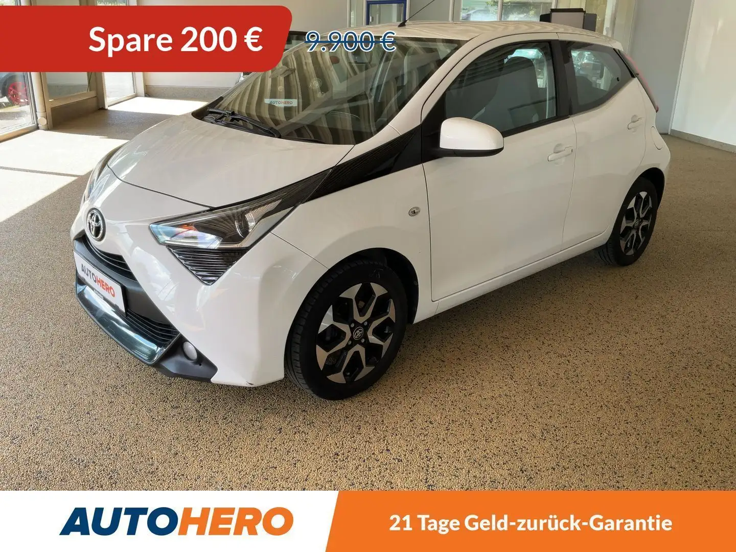 Toyota Aygo 1.0 X-Play club*CAM*KLIMA*GARANTIE* White - 1