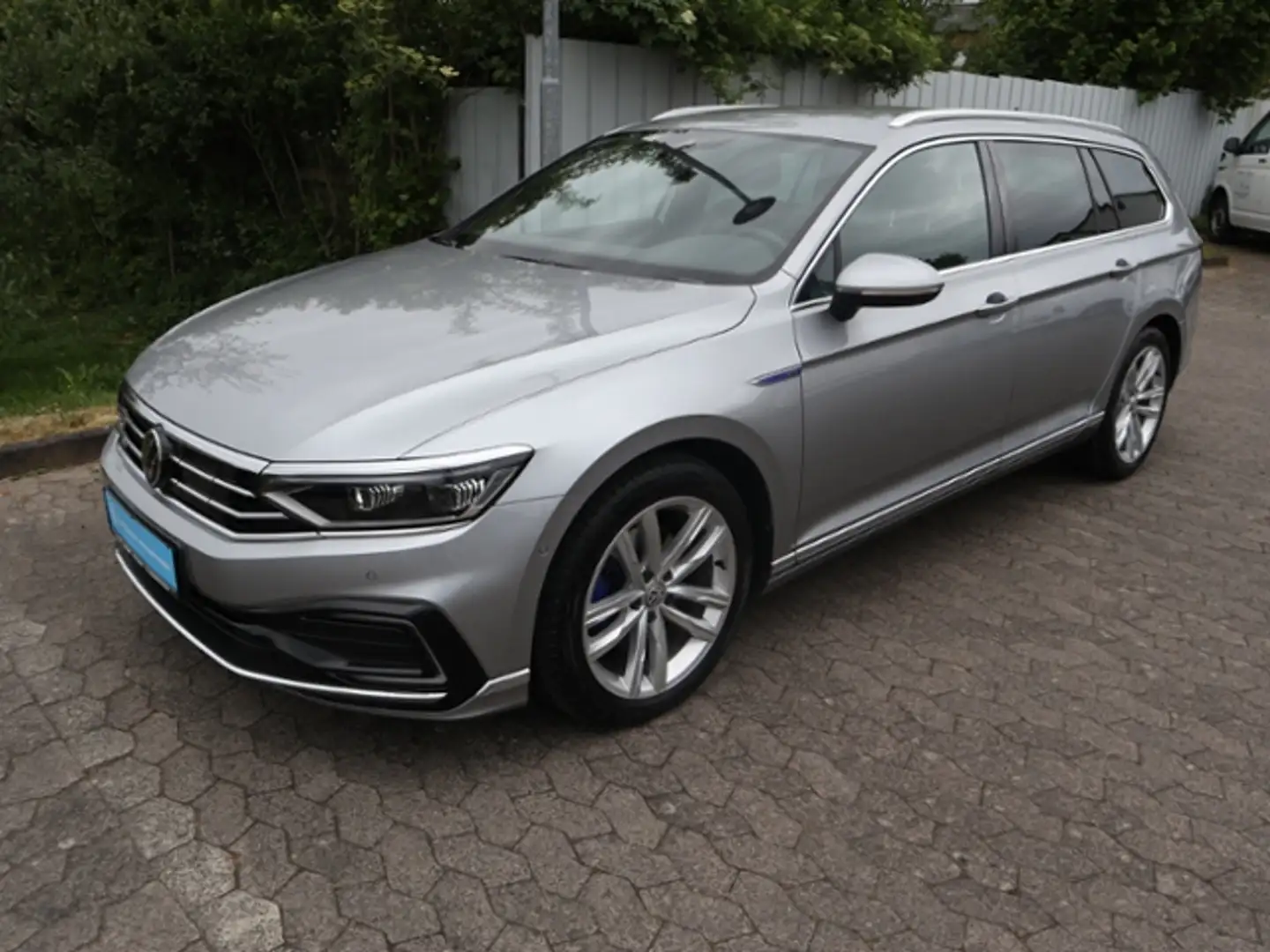Volkswagen Passat Variant GTE 1.4 TSI DSG Hybrid AHK/STANDH Plateado - 2