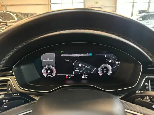 Audi A4 view 13