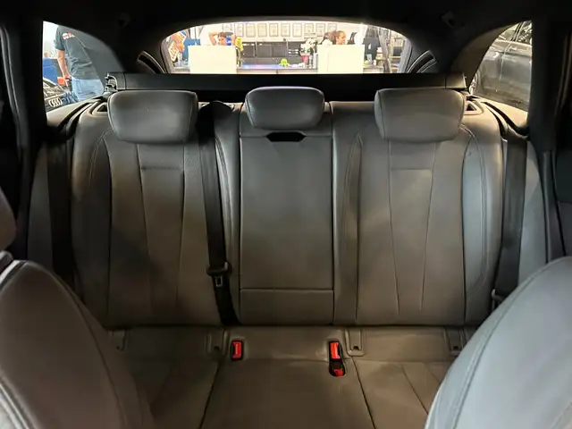Audi A4 view 11