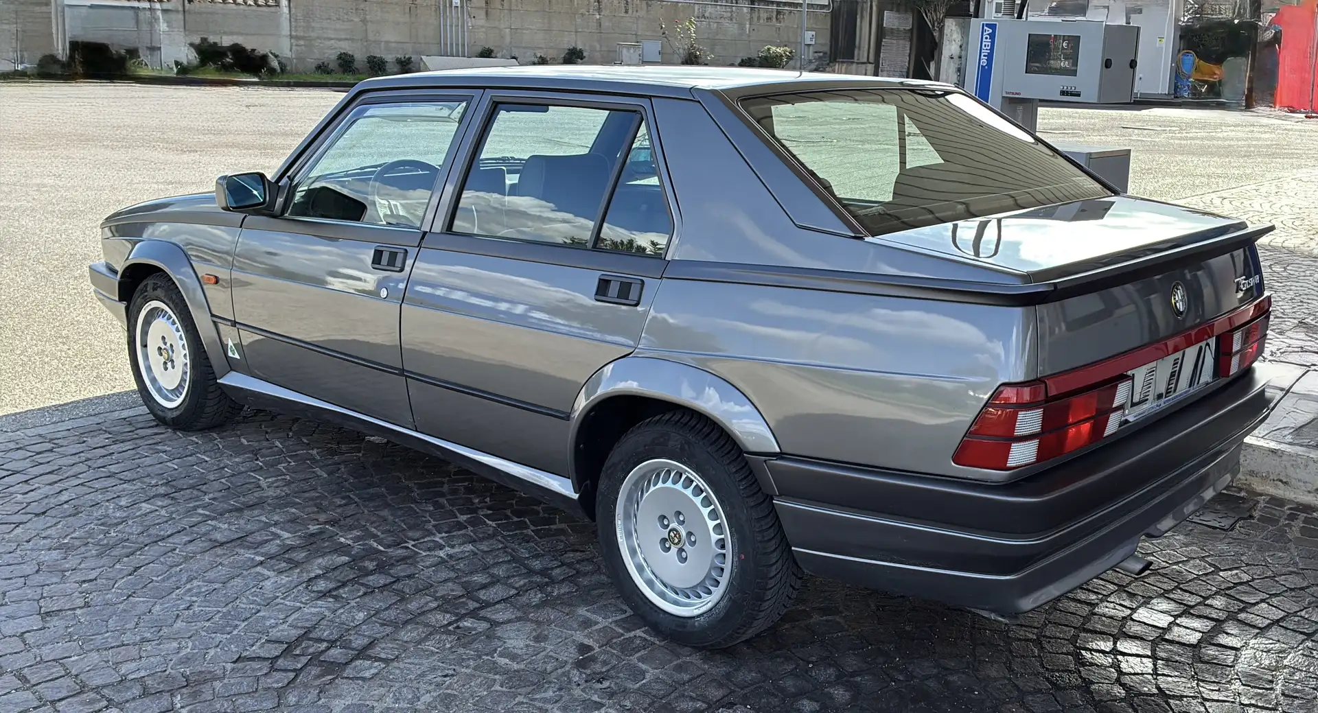 Alfa Romeo 75 75 2.0i ts Gris - 2