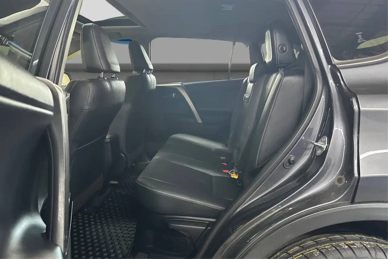 Toyota RAV 4 снимка Toyota RAV 4