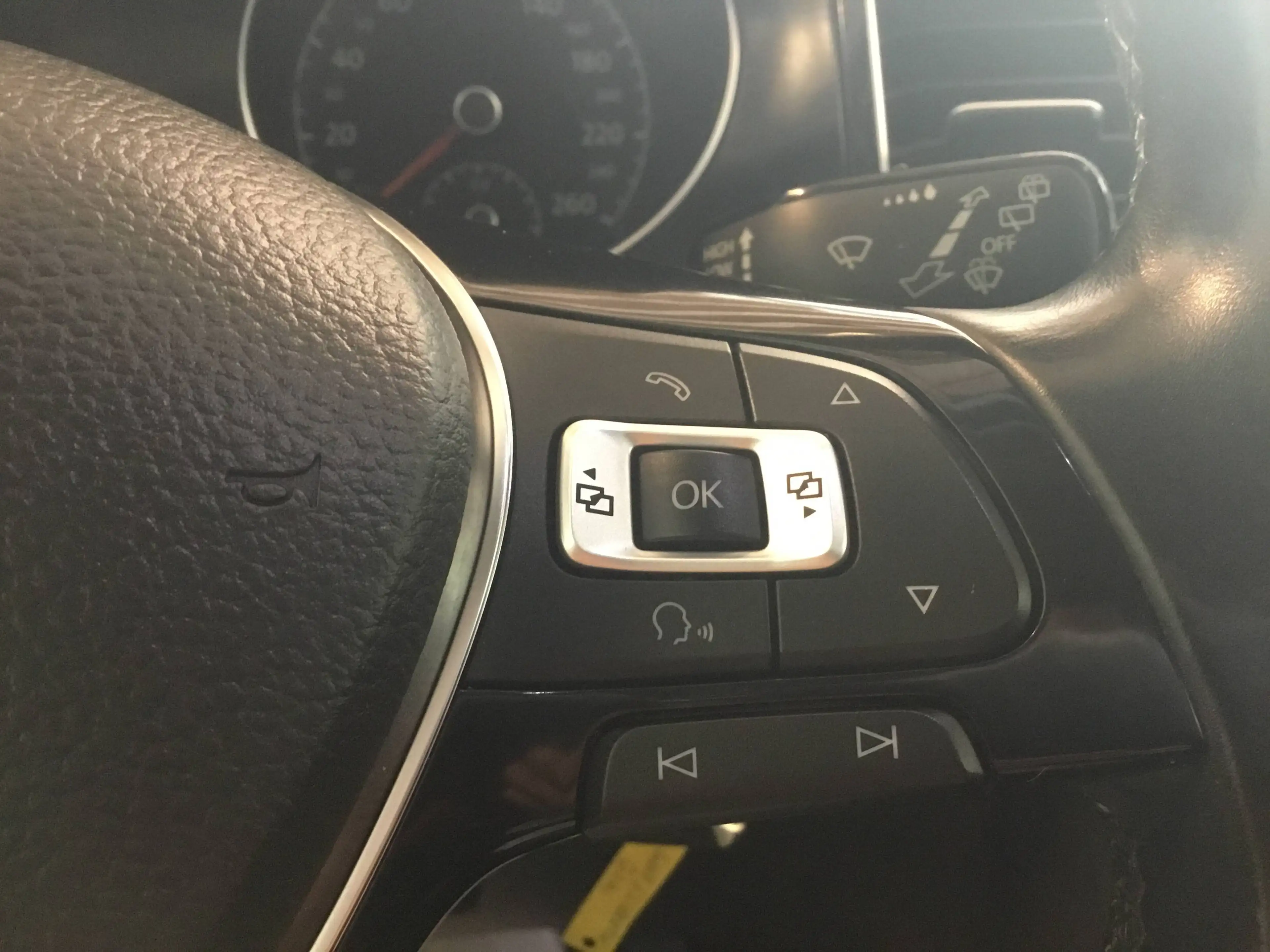 Volkswagen Golf Sportsvan 1,6 Highline TDI DSG — photo 15