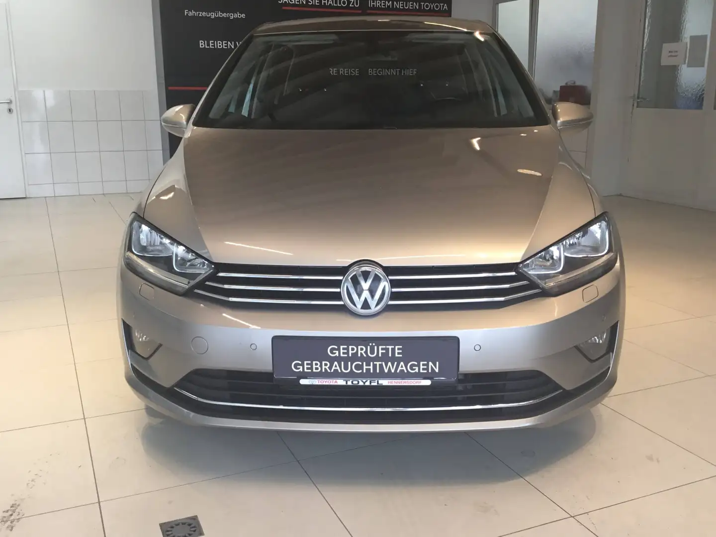 Volkswagen Golf Sportsvan 1,6 Highline TDI DSG Grau - 2
