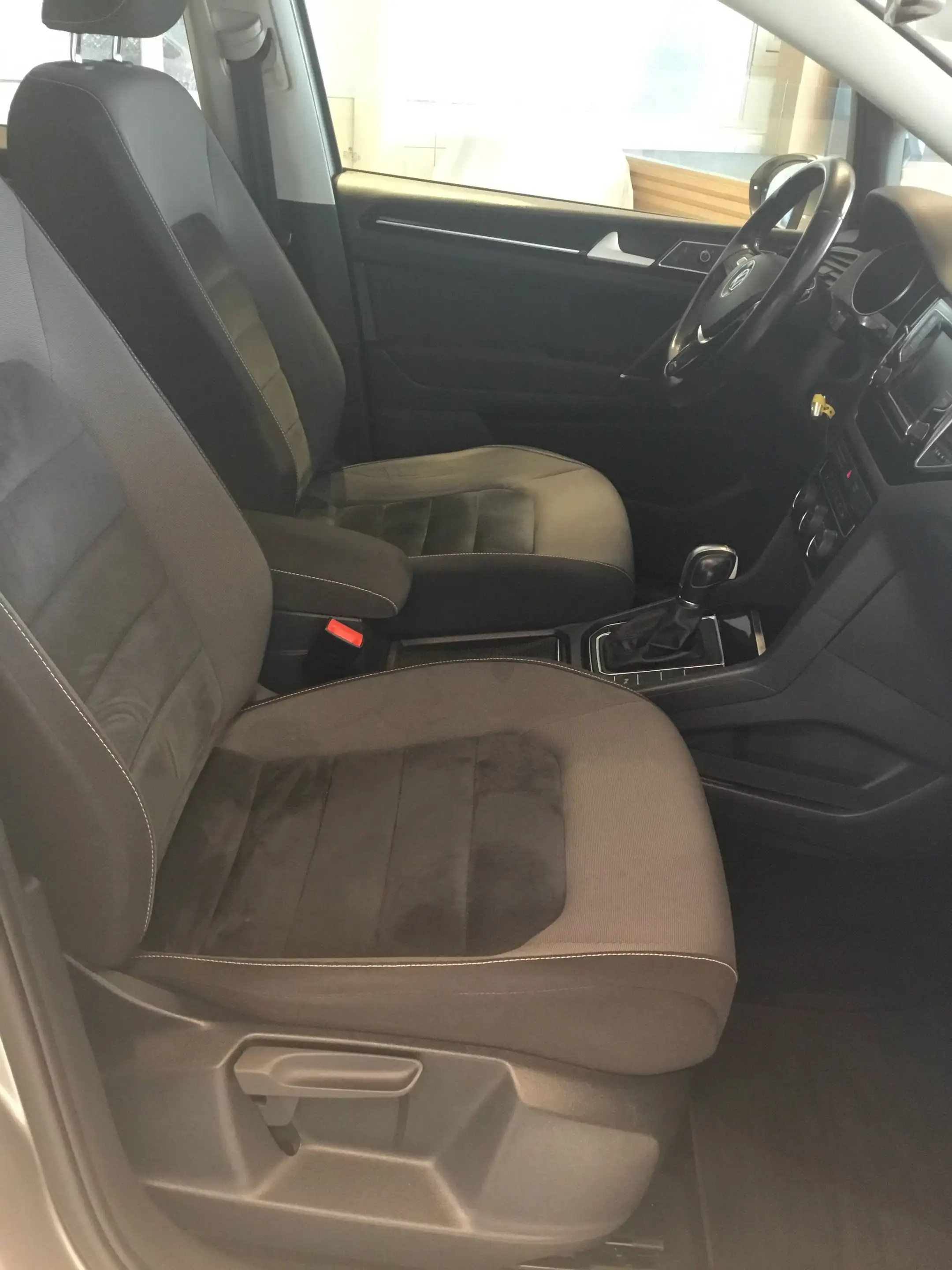 Volkswagen Golf Sportsvan 1,6 Highline TDI DSG — photo 8
