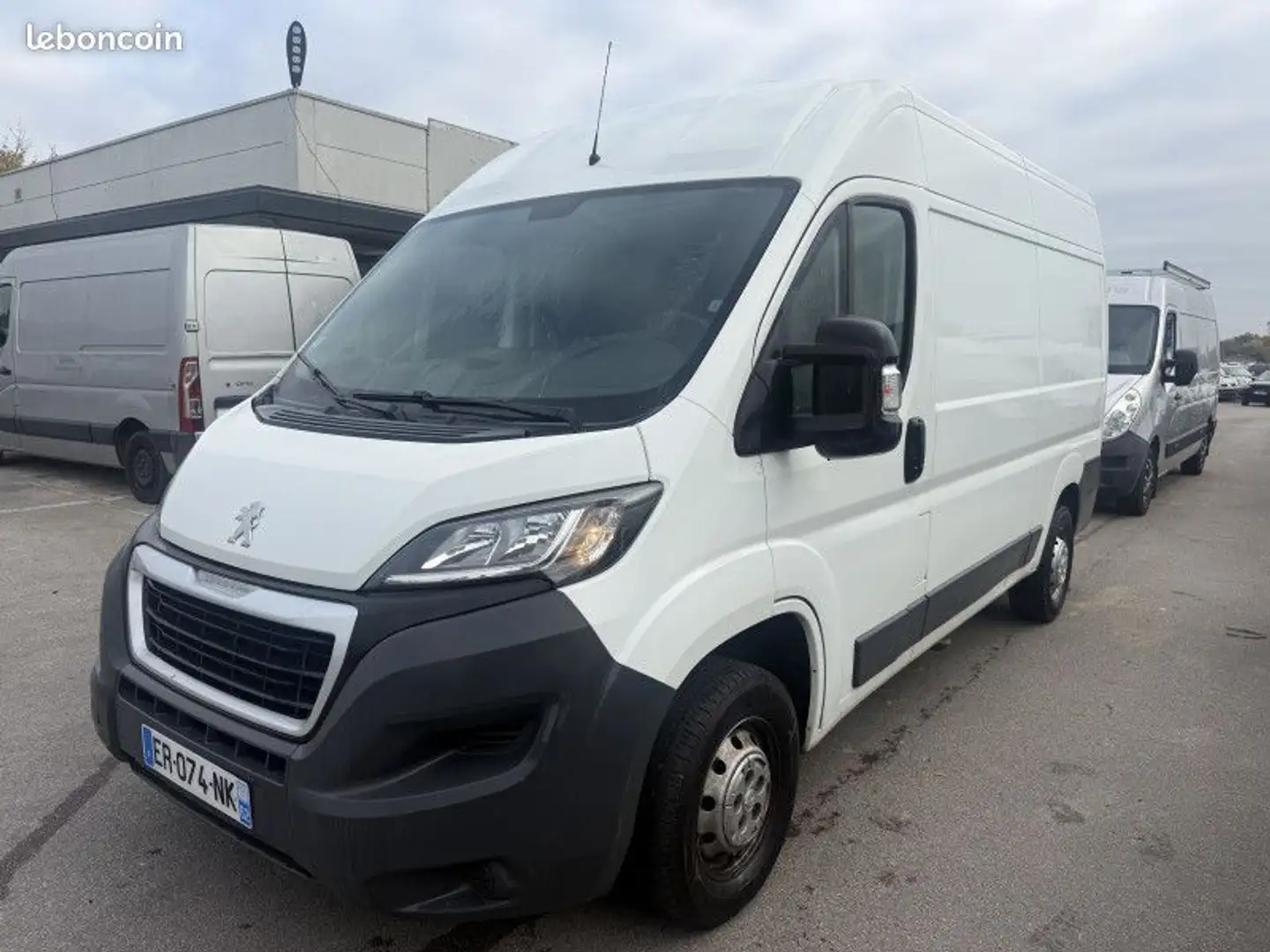 Peugeot Boxer FG 335 L2H2 2.0 BLUEHDI 110 PREMIUM PACK Wit - 1