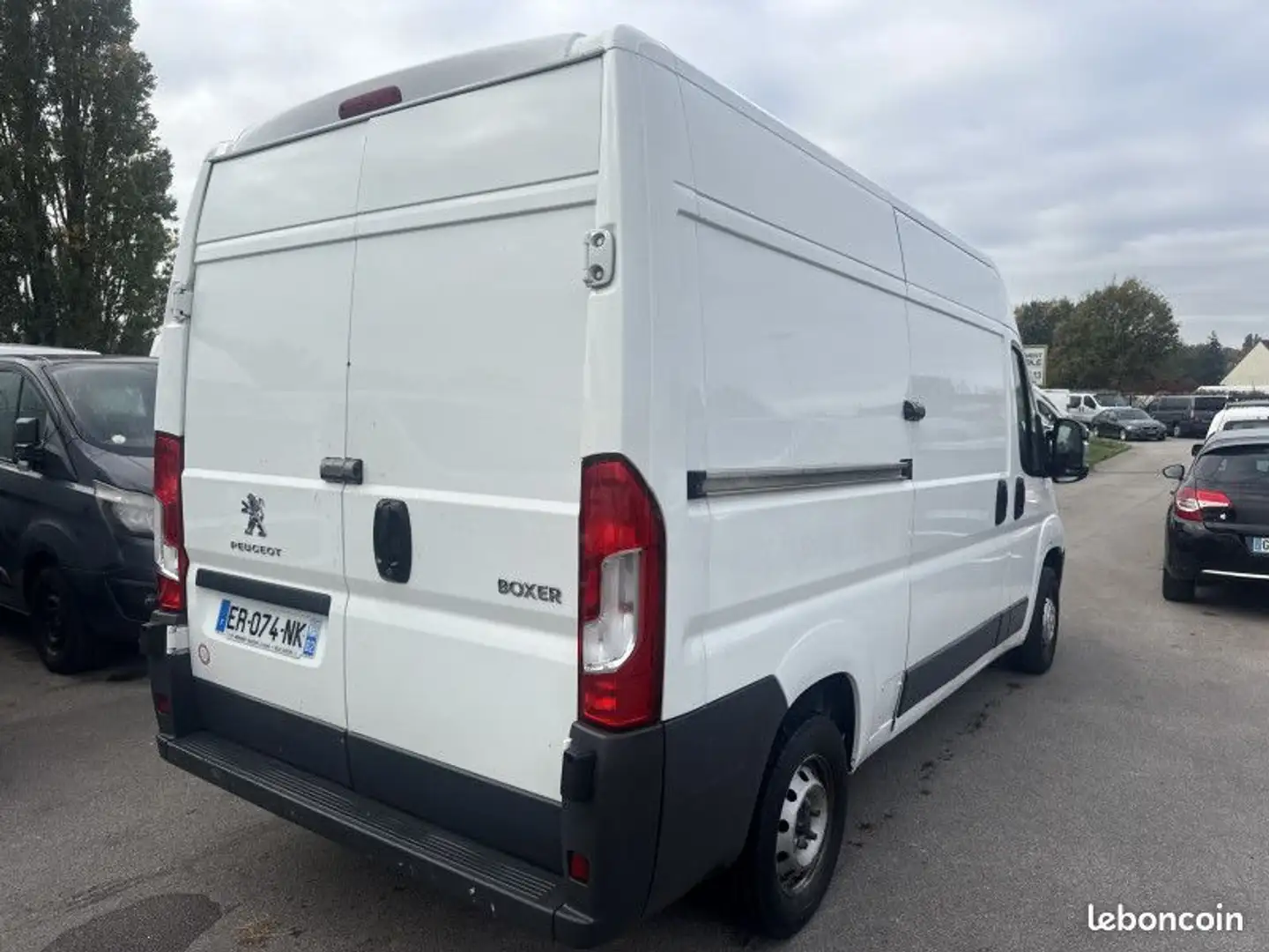 Peugeot Boxer FG 335 L2H2 2.0 BLUEHDI 110 PREMIUM PACK Wit - 2