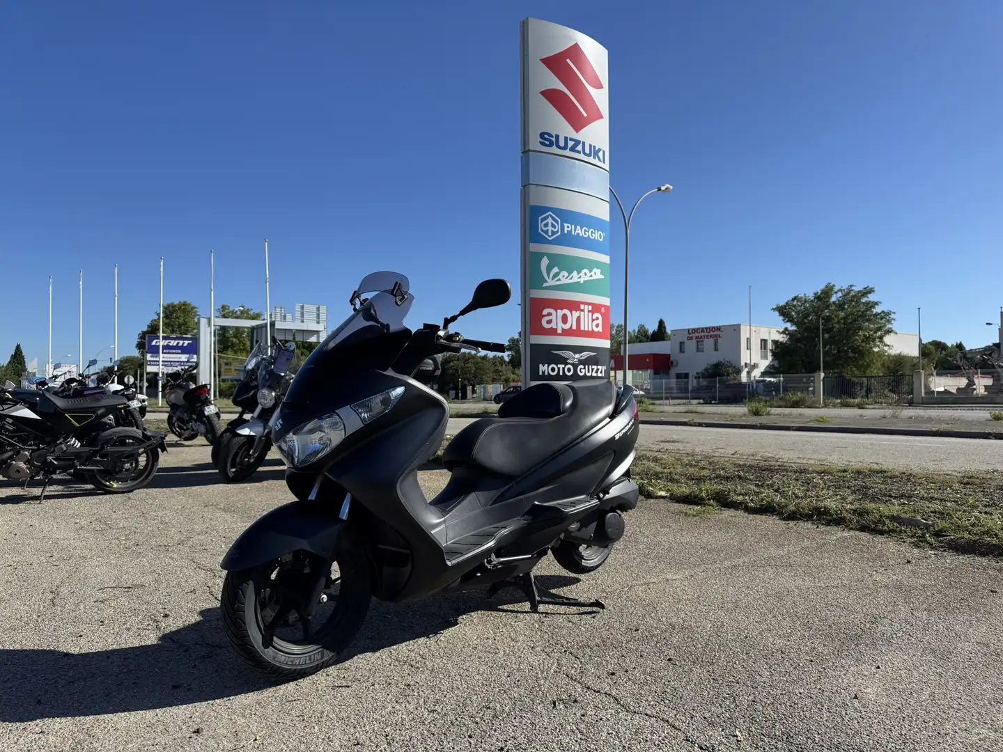 Suzuki Burgman 125 Noir - 1