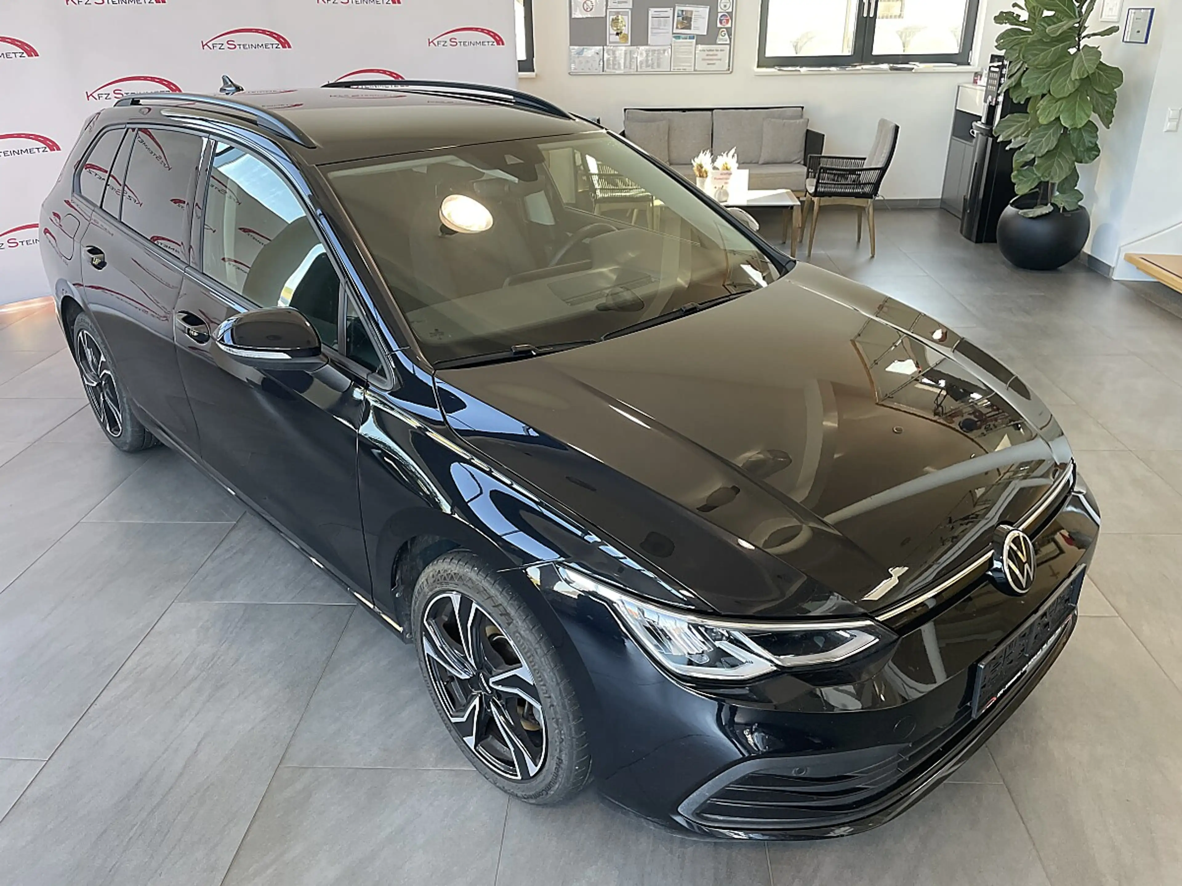 Volkswagen Golf Variant 2,0 TDI Life DSG — photo 3