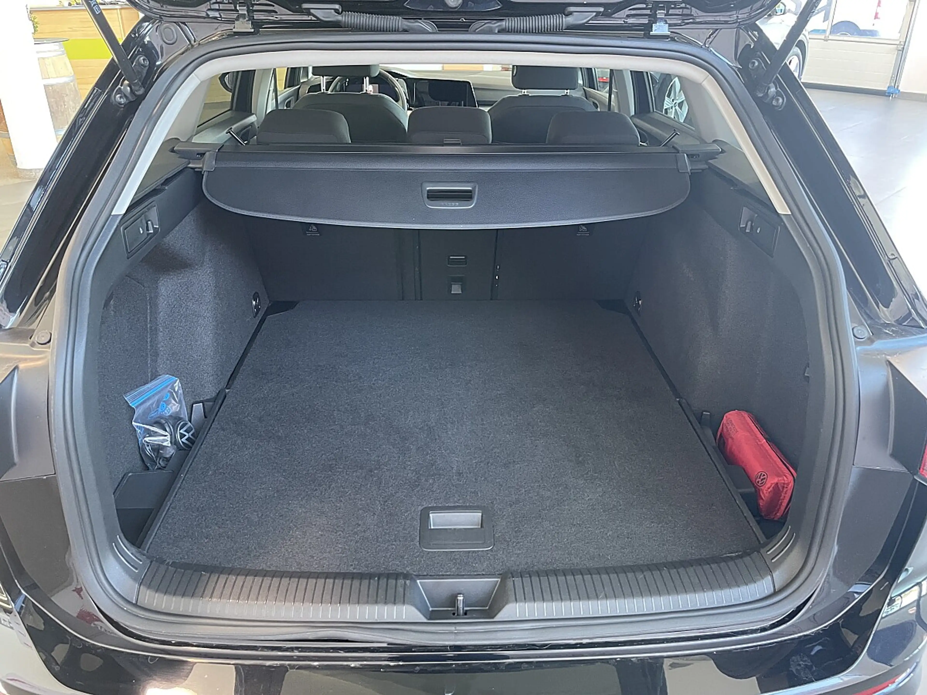 Volkswagen Golf Variant 2,0 TDI Life DSG — photo 9
