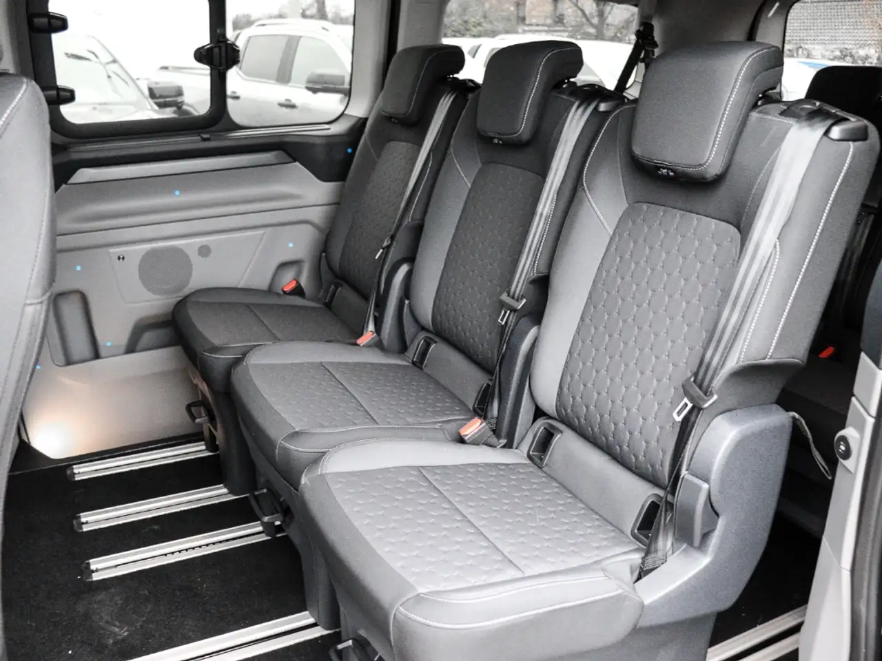 Ford Tourneo Custom Titanium L1 170PS Auto. B&O Techno 5 2x Schiebetür 12