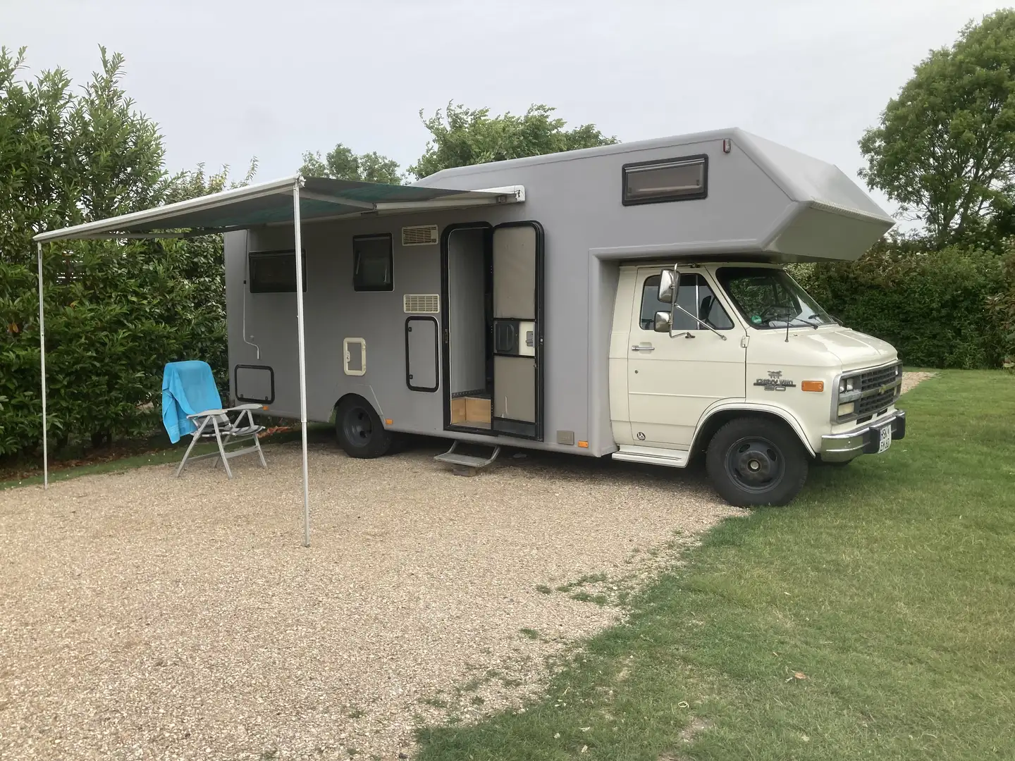 Chevrolet G Wohnmobil Grau - 1