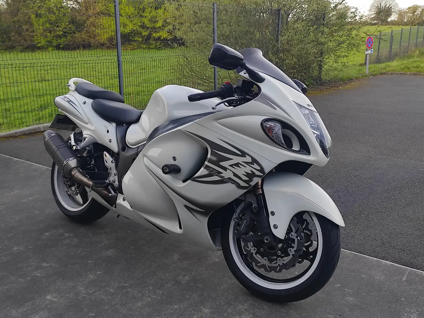 Suzuki Hayabusa - 1