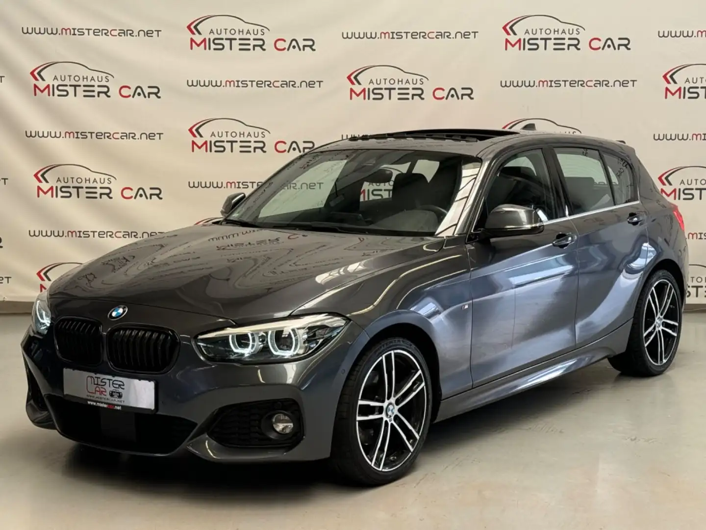 BMW 125 d Edition M Sport SAG ACC/GSHD/LED/KEY/SHZ/18 Grau - 1