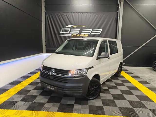 Volkswagen T6 Transporter 2.0 TDi / 6 zit / 18" /Cruise/Apple/Trekhaak/PDC