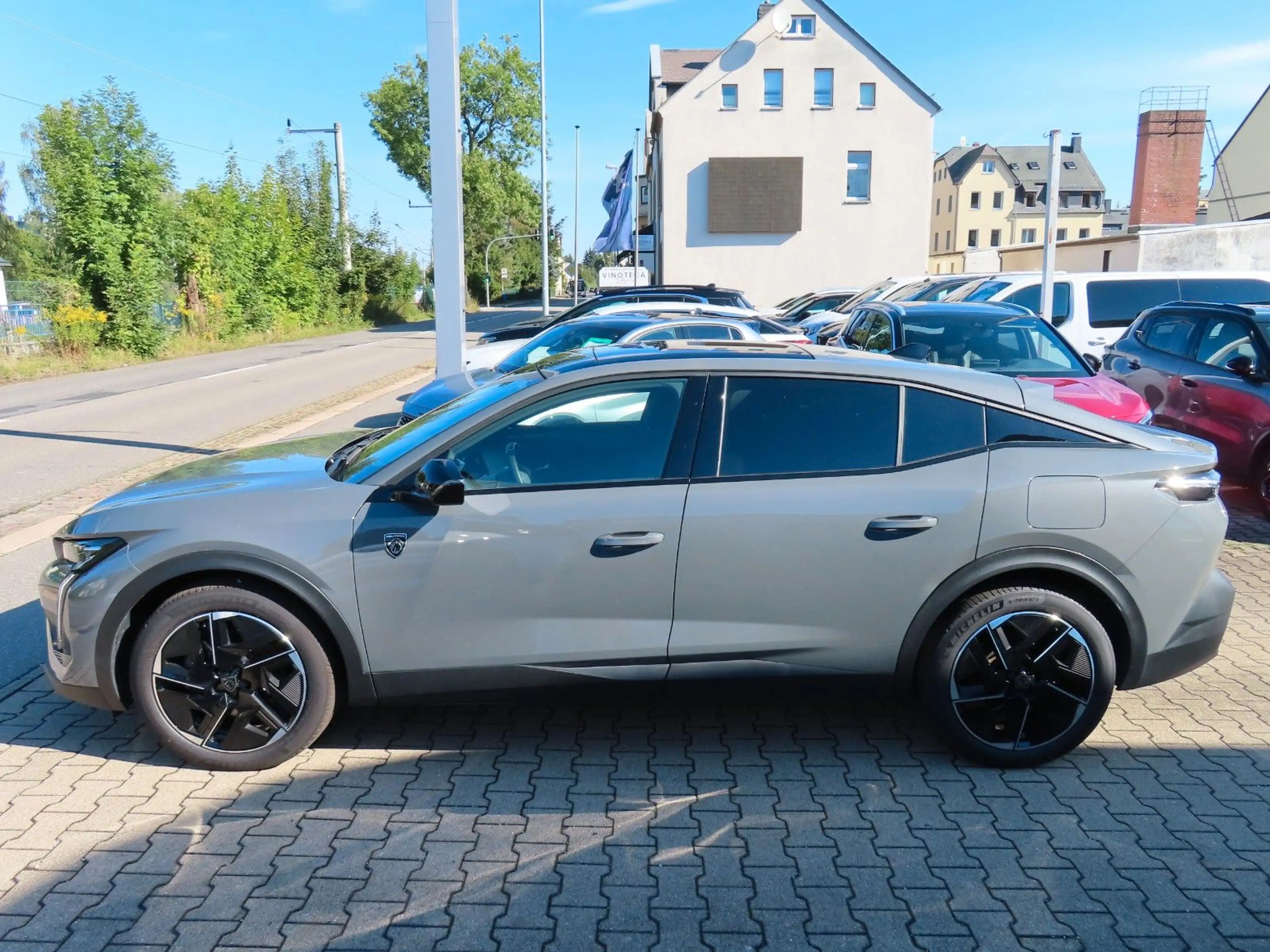 Peugeot 408 GT Hybrid 225*PANO*AHZV*Winterpaket* — photo 4