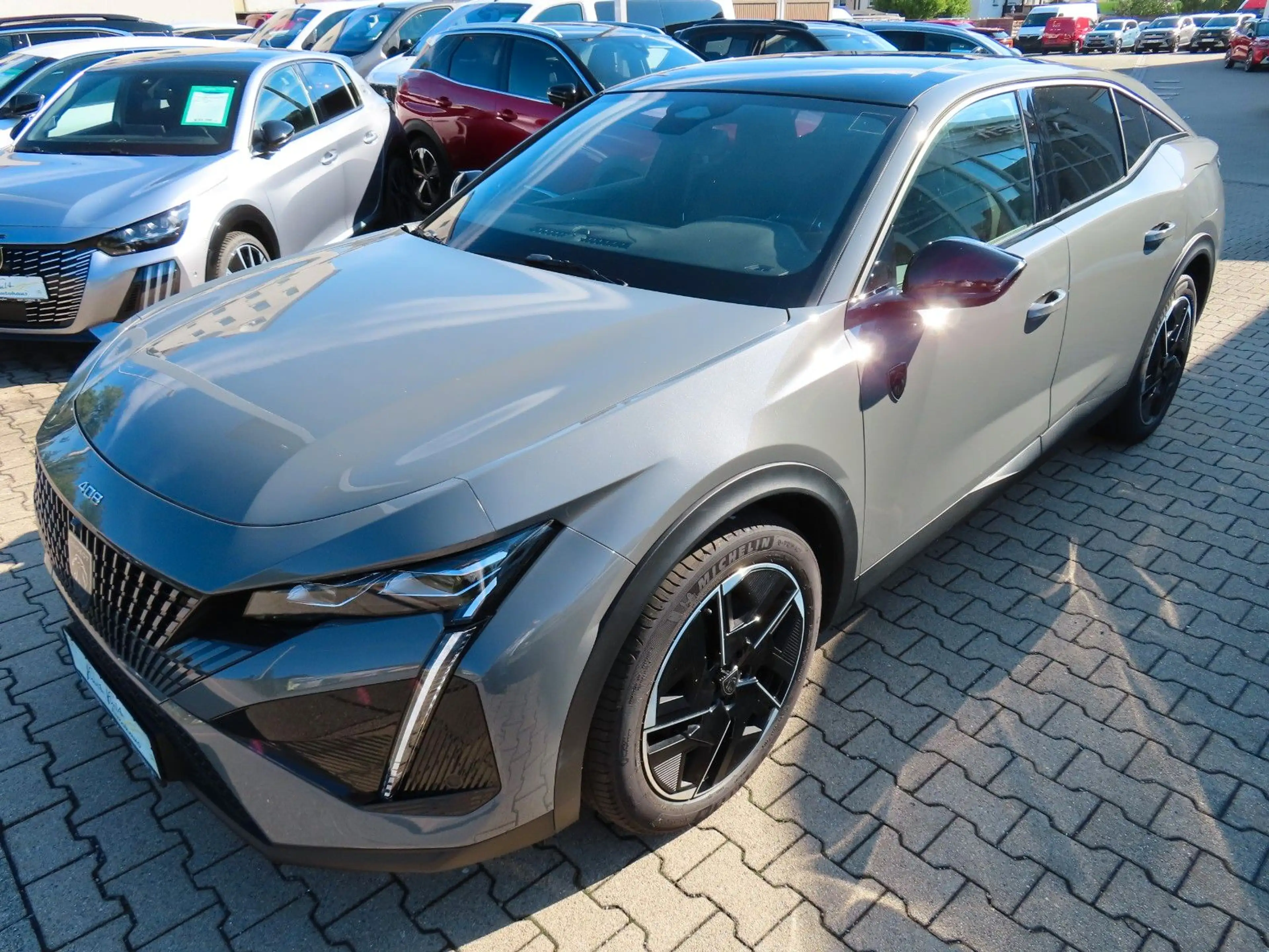 Peugeot 408 GT Hybrid 225*PANO*AHZV*Winterpaket* — photo 3