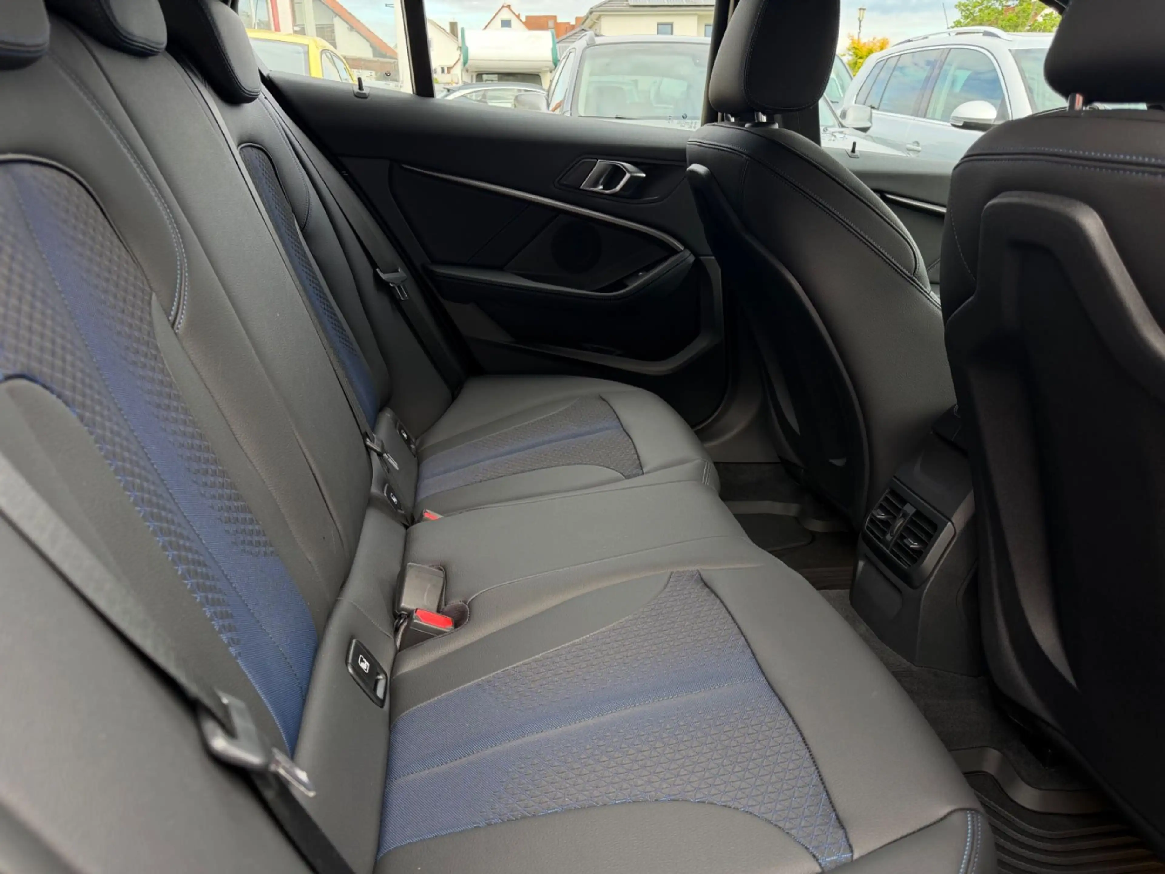 BMW 135 i xDrive Perormance M Aut.*Individual*VOLL* — photo 10