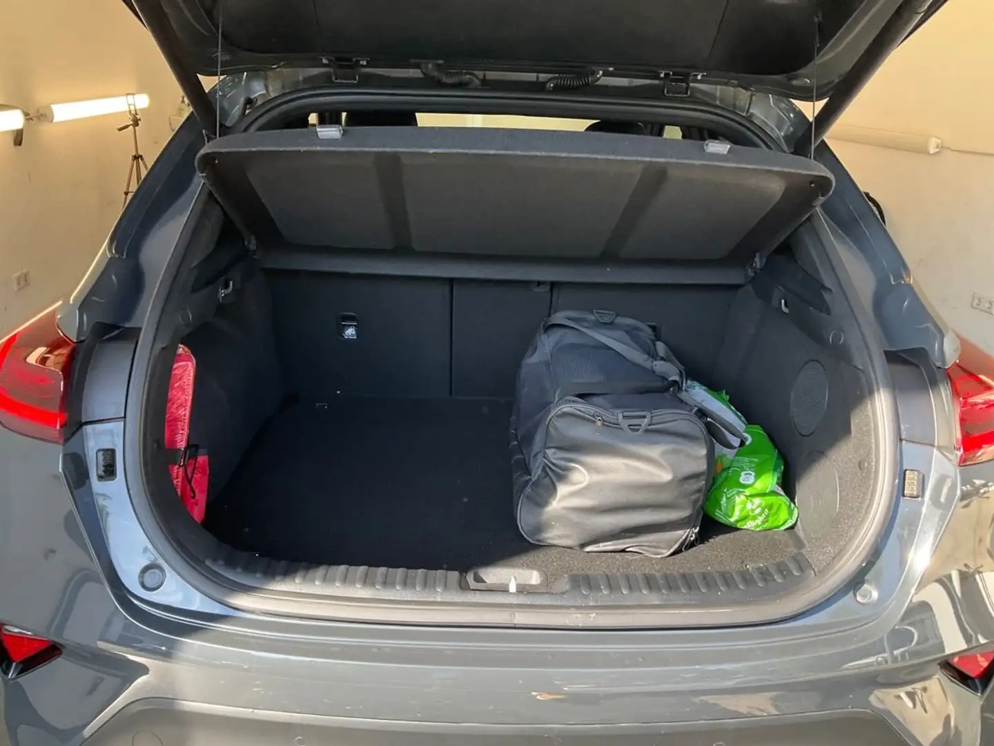 Kia XCeed 1.4 TGDI Launch Edition Grau - 2