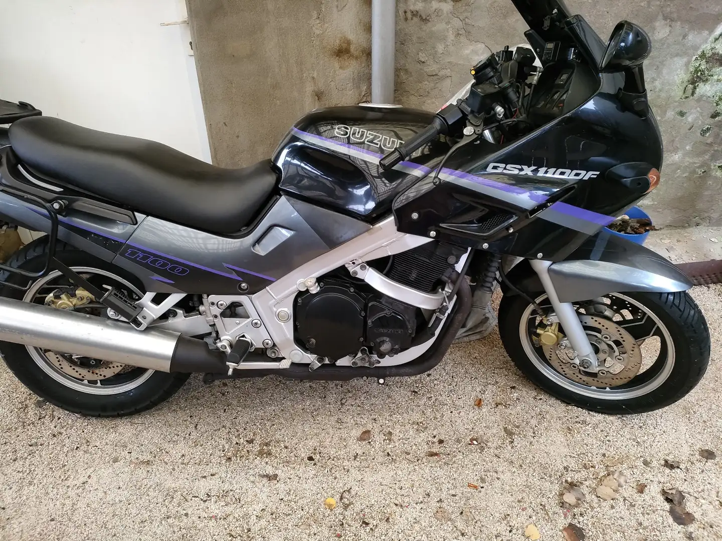 Suzuki GSX 1100 Чёрный - 1